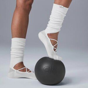 NEW Alo Yoga Women's Strappy Siren Grip Sock in White